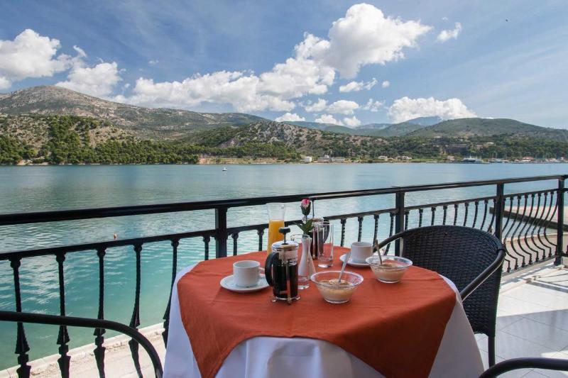 Aggelos Kefalonia Otel 2*